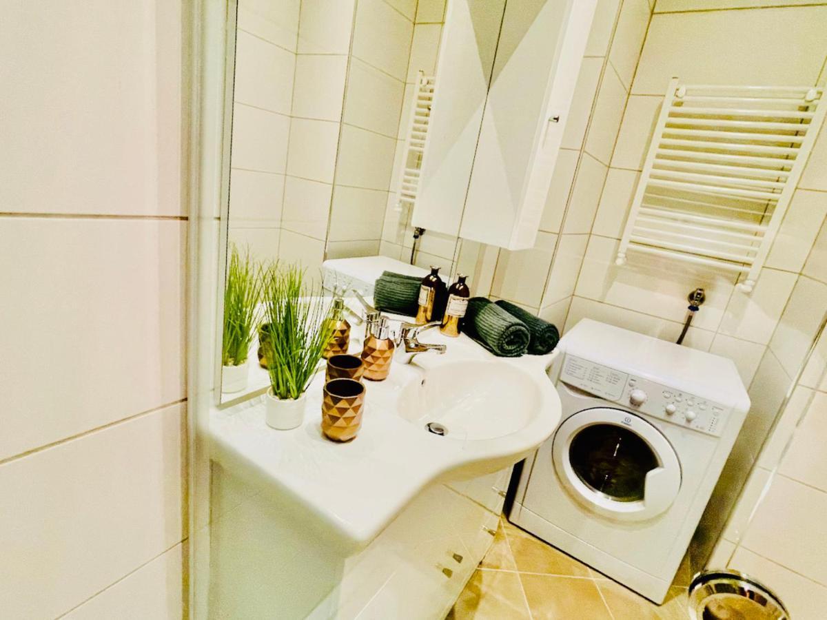 Colorful & Quiet Apartment In Beautiful Viennese Building Viena Exterior foto